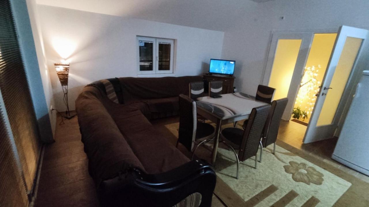 Apartmani Mladenovic Kijevo Exterior photo