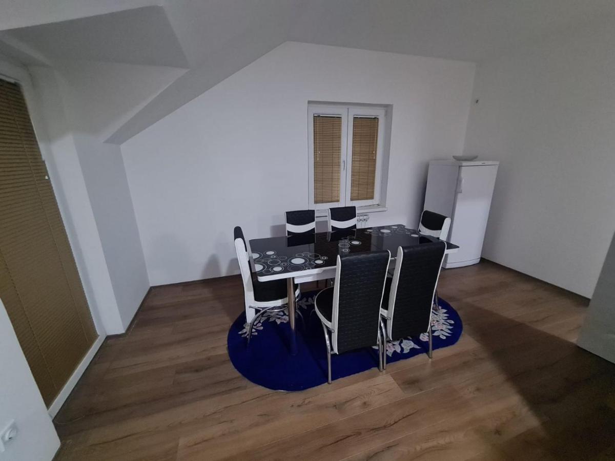 Apartmani Mladenovic Kijevo Exterior photo