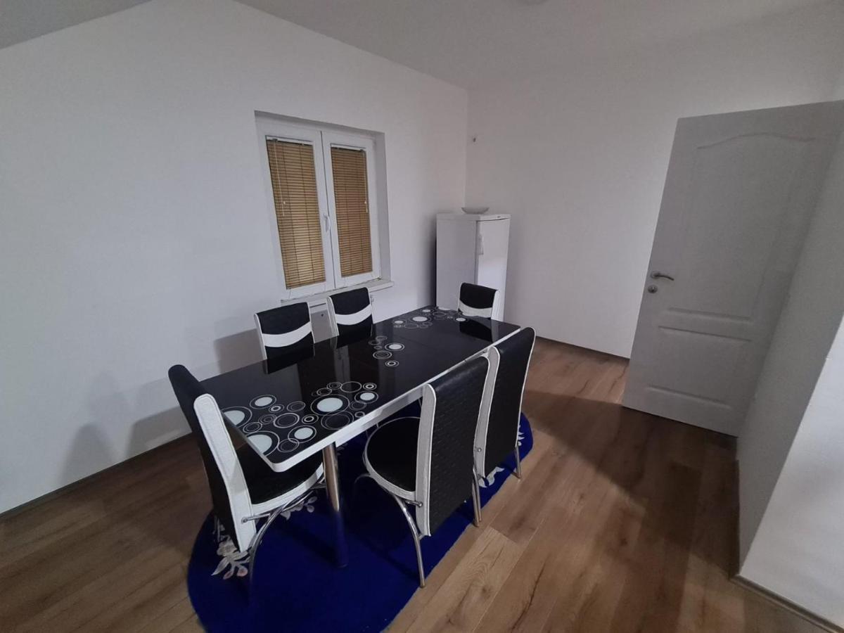 Apartmani Mladenovic Kijevo Exterior photo